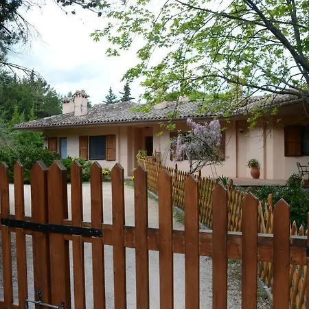 Le Ginestre Apartment